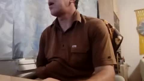 Snapshot of secretbadboy chatting on 15, 9, 2025 Leslie online show from 15, 9, 2025