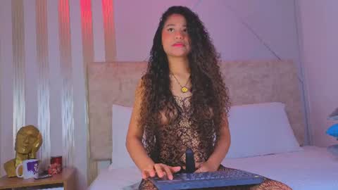 secretestrell online show from 30, 7, 2026