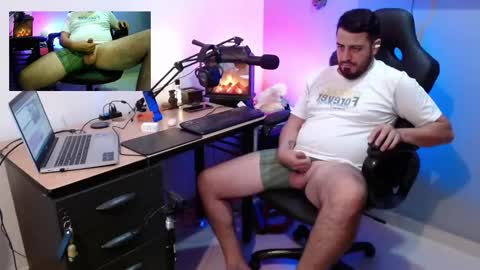 Snapshot of secrets_of_the_barber chatting on 2, 2, 2025 the Barber online show from 2, 2, 2025