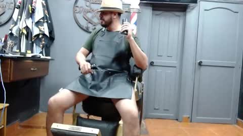 Snapshot of secrets_of_the_barber chatting on 8, 3, 2025 the Barber online show from 8, 3, 2025