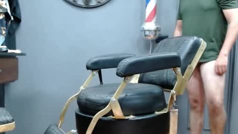 Snapshot of secrets_of_the_barber chatting on 8, 3, 2025 the Barber online show from 8, 3, 2025