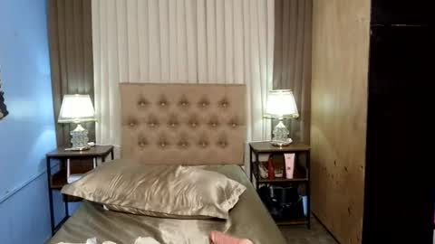 seductive_astrid online show from 14, 7, 2026