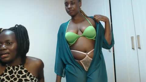 Snapshot of seductive_candie chatting on 18, 10, 2025 Candie online show from 18, 10, 2025