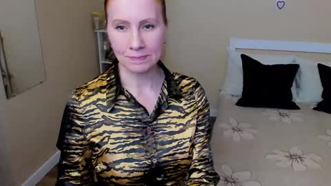Snapshot of seductive_foxy_ chatting on 26, 9, 2025 seductive_foxy_ online show from 26, 9, 2025