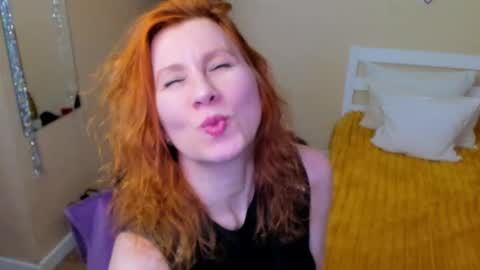 Snapshot of seductive_foxy_ chatting on 19, 12, 2025 seductive_foxy_ online show from 19, 12, 2025