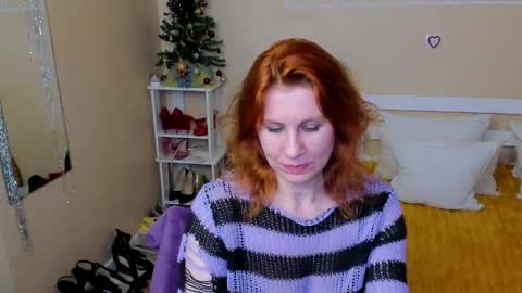 Snapshot of seductive_foxy_ chatting on 19, 12, 2025 seductive_foxy_ online show from 19, 12, 2025