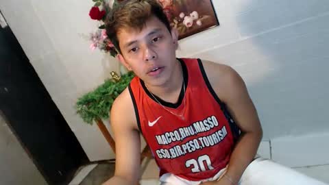 Snapshot of seductive_maxxx chatting on 11, 5, 2026 Max online show from 11, 5, 2026