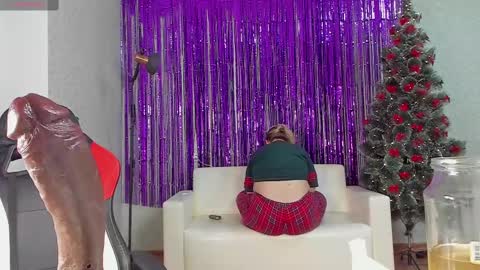 seductive_she_wolf online show from 7, 12, 2024