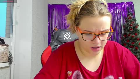 seductive_she_wolf online show from 23, 12, 2024
