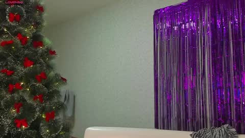 seductive_she_wolf online show from 30, 12, 2024