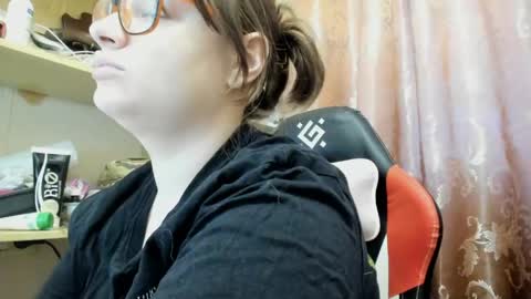 seductive_she_wolf online show from 5, 5, 2026