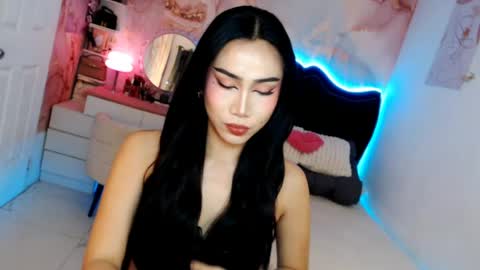 Snapshot of seductive_vana chatting on 5, 7, 2026 Vanessa online show from 5, 7, 2026
