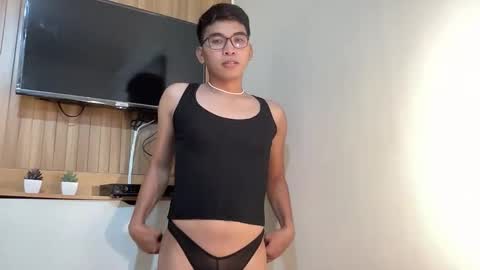 Snapshot of seductive_william chatting on 21, 10, 2025 William online show from 21, 10, 2025