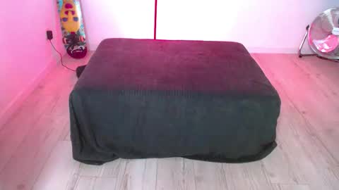 May online show from 25, 9, 2025