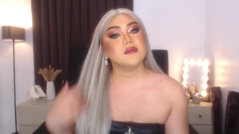 Natalie Mefford online show from 15, 2, 2025