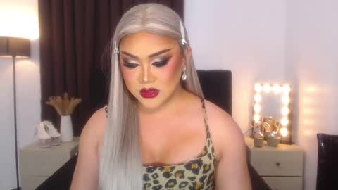 Natalie Mefford online show from 16, 2, 2025