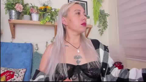 Snapshot of sejmet_5 chatting on 31, 12, 2024 Yeyis online show from 31, 12, 2024