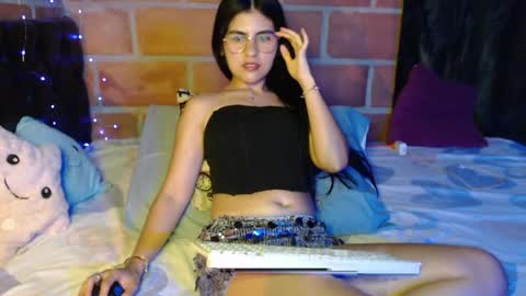 seleena_01 online show from 6, 4, 2026
