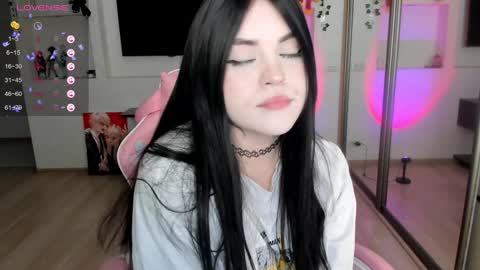 Snapshot of selena___cute chatting on 12, 12, 2024 Selena online show from 12, 12, 2024