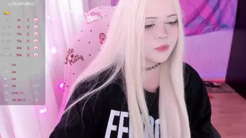 Snapshot of selena___cute chatting on 25, 6, 2026 Selena online show from 25, 6, 2026