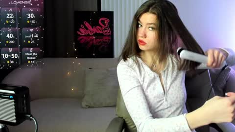 Selena online show from 9, 2, 2025