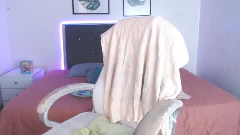 Snapshot of selena_hotmilf chatting on 21, 4, 2026 Selena online show from 21, 4, 2026