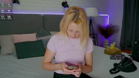 Snapshot of selena_lily chatting on 11, 9, 2025 Selena Lily online show from 11, 9, 2025