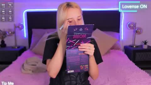 Snapshot of selena_lily chatting on 19, 9, 2025 Selena Lily online show from 19, 9, 2025