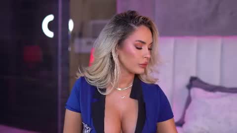 Selena online show from 9, 6, 2026