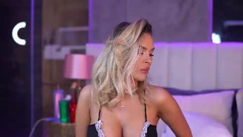 Selena online show from 10, 6, 2026