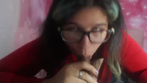 Selena Priscilla Blair Montenegro online show from 5, 2, 2025