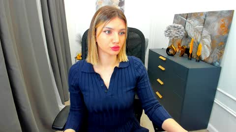 selenaemoore online show from 26, 3, 2026