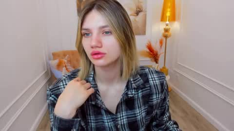 selenaemoore online show from 4, 4, 2026