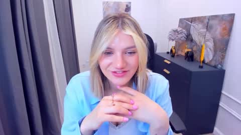 selenaemoore online show from 8, 5, 2026