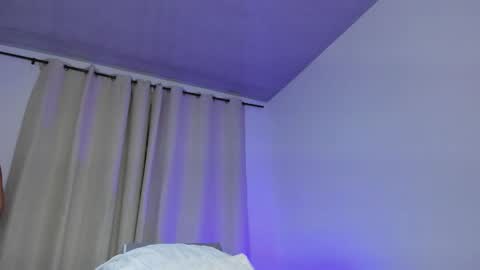 selenafox online show from 19, 9, 2025