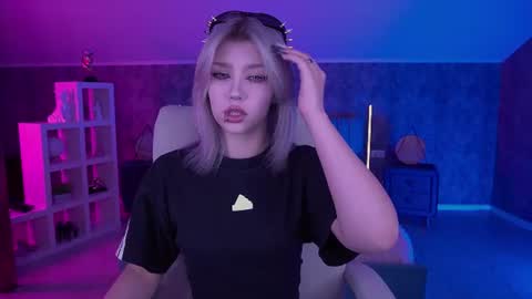 selenairis online show from 24, 6, 2026
