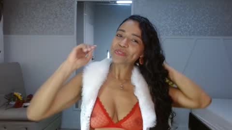 Snapshot of selene_bubble chatting on 12, 3, 2026 Selene online show from 12, 3, 2026