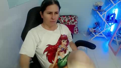 Snapshot of selene_mom chatting on 13, 1, 2026 selene online show from 13, 1, 2026