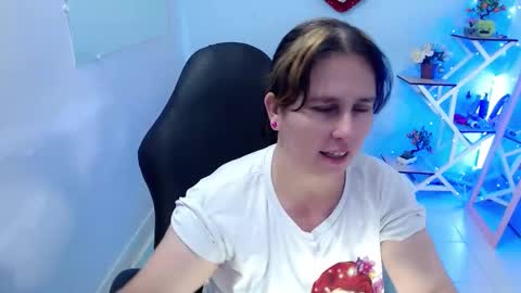 Snapshot of selene_mom chatting on 28, 2, 2026 selene online show from 28, 2, 2026