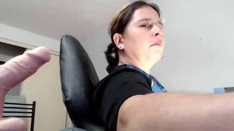 Snapshot of selene_mom chatting on 27, 3, 2026 selene online show from 27, 3, 2026