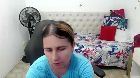 Snapshot of selene_mom chatting on 2, 4, 2026 selene online show from 2, 4, 2026