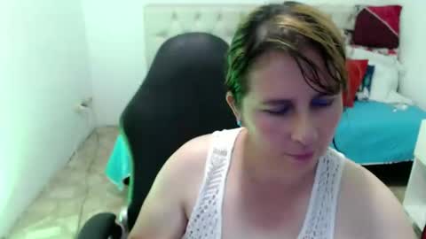 Snapshot of selene_mom chatting on 17, 4, 2026 selene online show from 17, 4, 2026