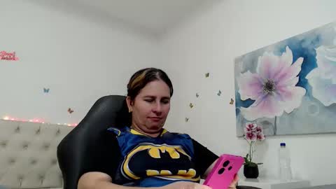 Snapshot of selene_mom chatting on 25, 4, 2026 selene online show from 25, 4, 2026