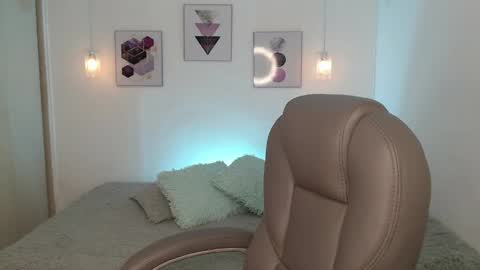 Snapshot of selene_rouse_ chatting on 8, 6, 2026 selene_rouse_ online show from 8, 6, 2026