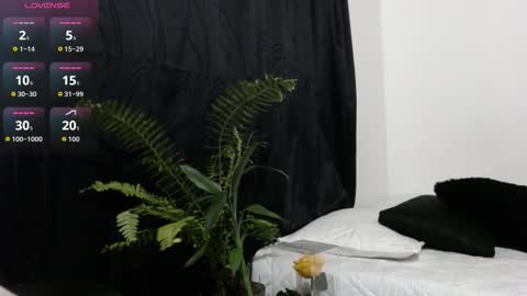 Snapshot of selene_vega_ chatting on 8, 10, 2025 INDEPENDENT model Instagram selenevega08 online show from 8, 10, 2025