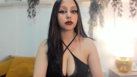 Snapshot of seleneblood chatting on 18, 12, 2025 Selene online show from 18, 12, 2025