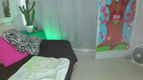 Selenna1 online show from 4, 2, 2025