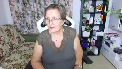 Snapshot of selenna57 chatting on 4, 1, 2025 Selenna online show from 4, 1, 2025