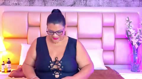 Selenna Cooper online show from 24, 2, 2026