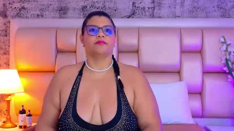 Selenna Cooper online show from 1, 3, 2026